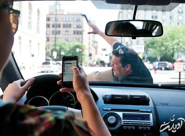 تلفن-همراه-رانندگی